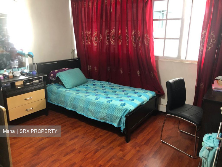 Blk 547 Jurong West Street 42 (Jurong West), HDB Executive #232939471